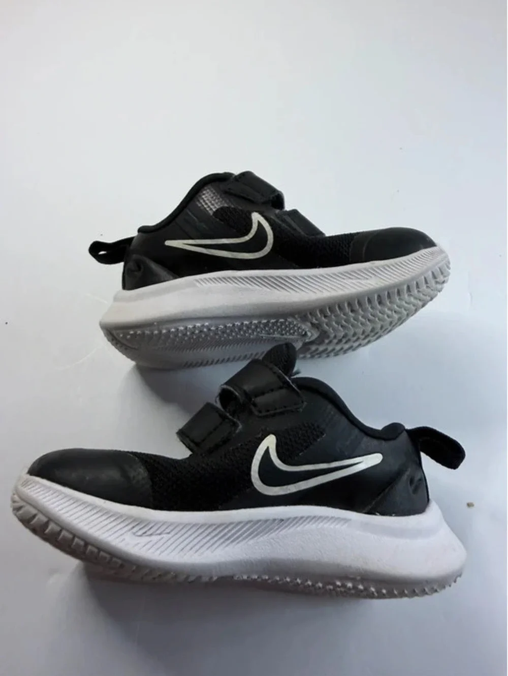Nike Star Runner Kids Toddler Size 6C Black White Velcro Sneakers DA2778-003